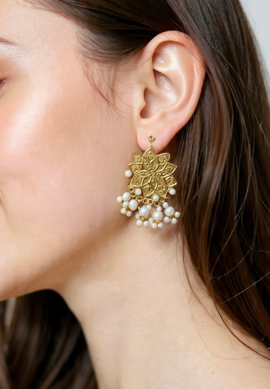 Kanwal Naz Studs - Mishii B Jewelry