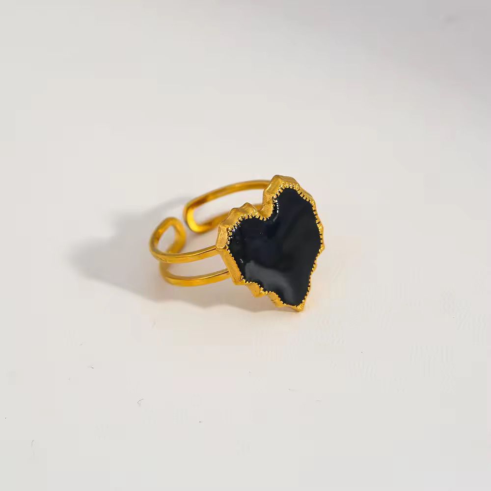 Minimal Heart Ring