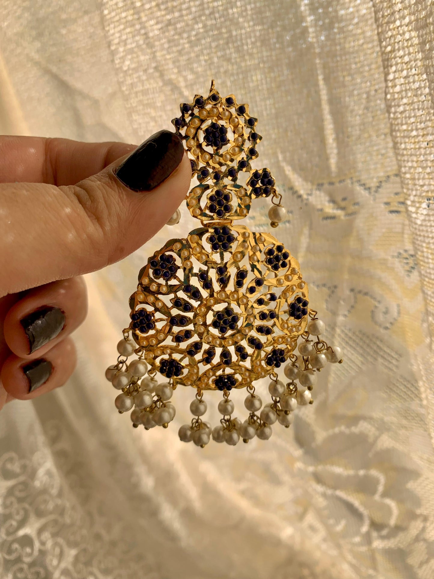 Elegant Earrings Tikka Set