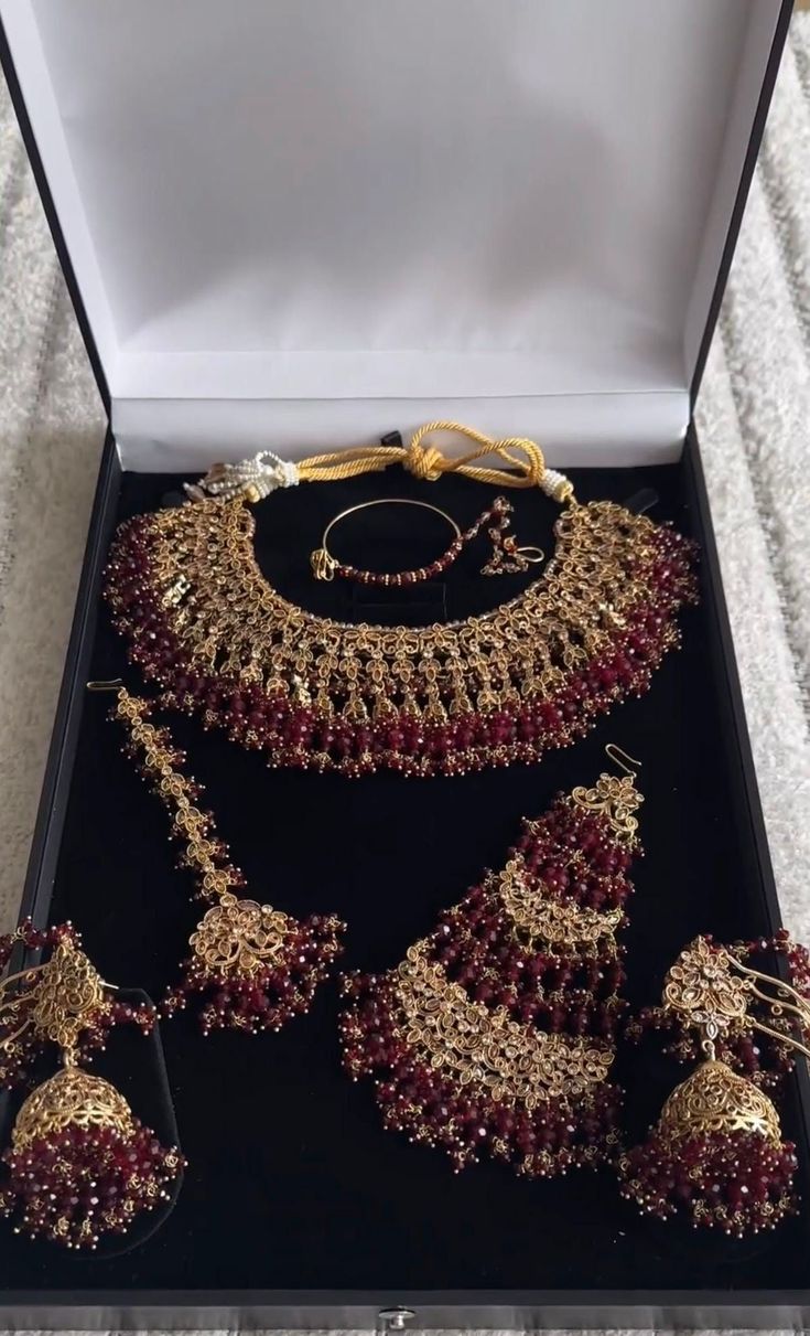 BRIDAL SETS