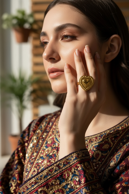 Minimal Afgha Heart Ring