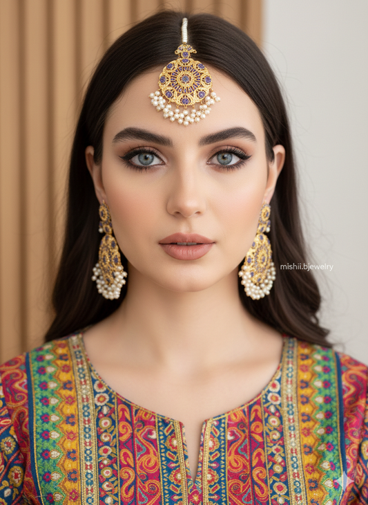 Elegant Earrings Tikka Set