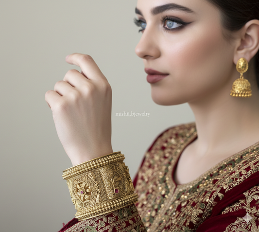 Rajhwari Embossed Bridal Kara