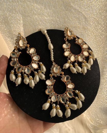 Kundun off-white Maang Tikka & Jhumkay