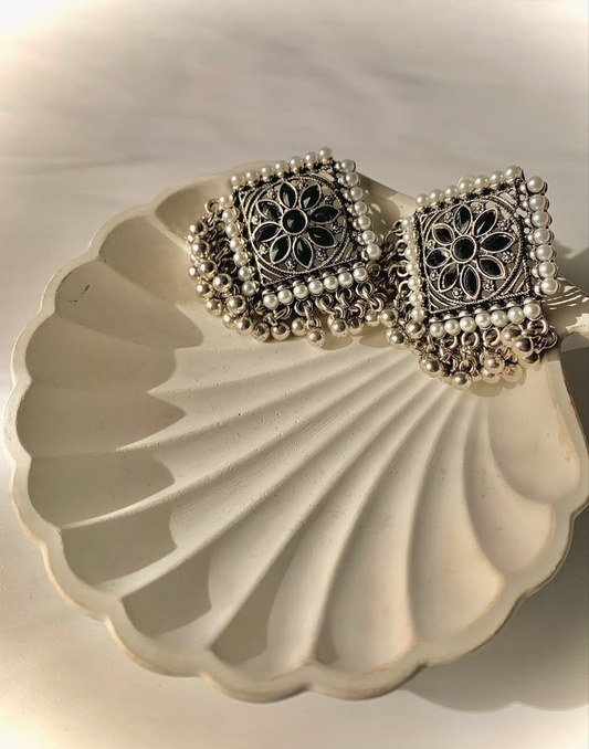 Frosted Oxidized Studs