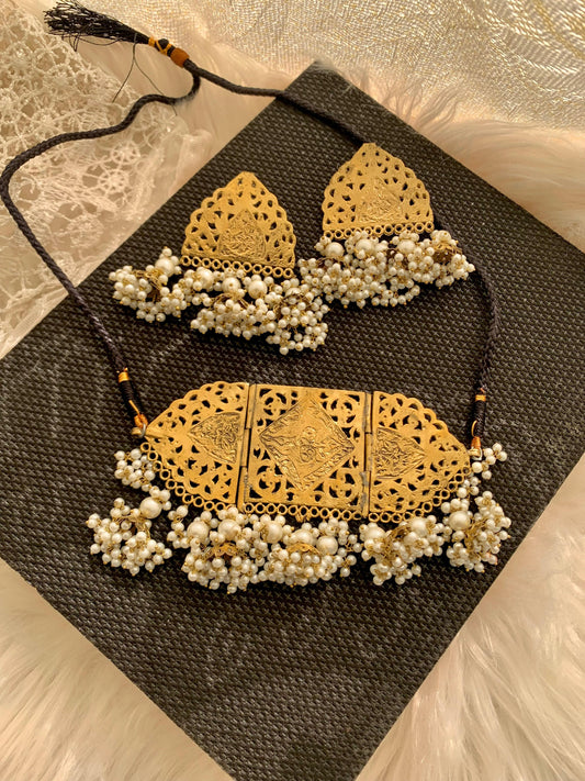 Nacre Afghan Pearly Choker