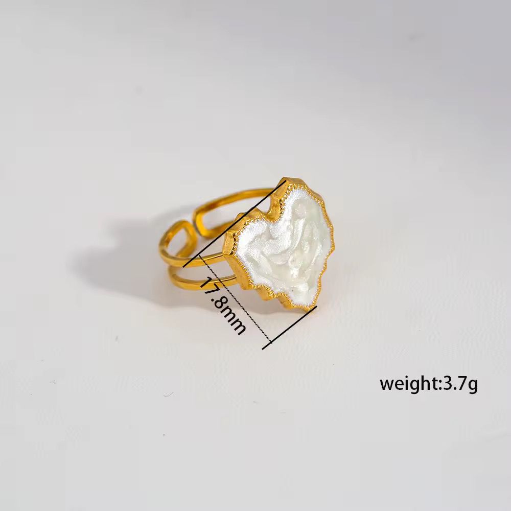 Minimal Heart Ring