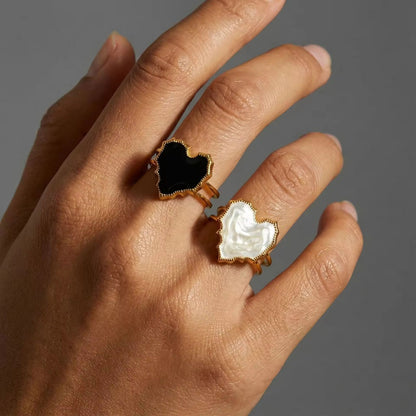 Minimal Heart Ring