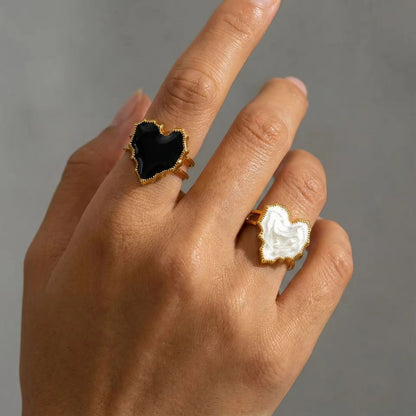 Minimal Heart Ring