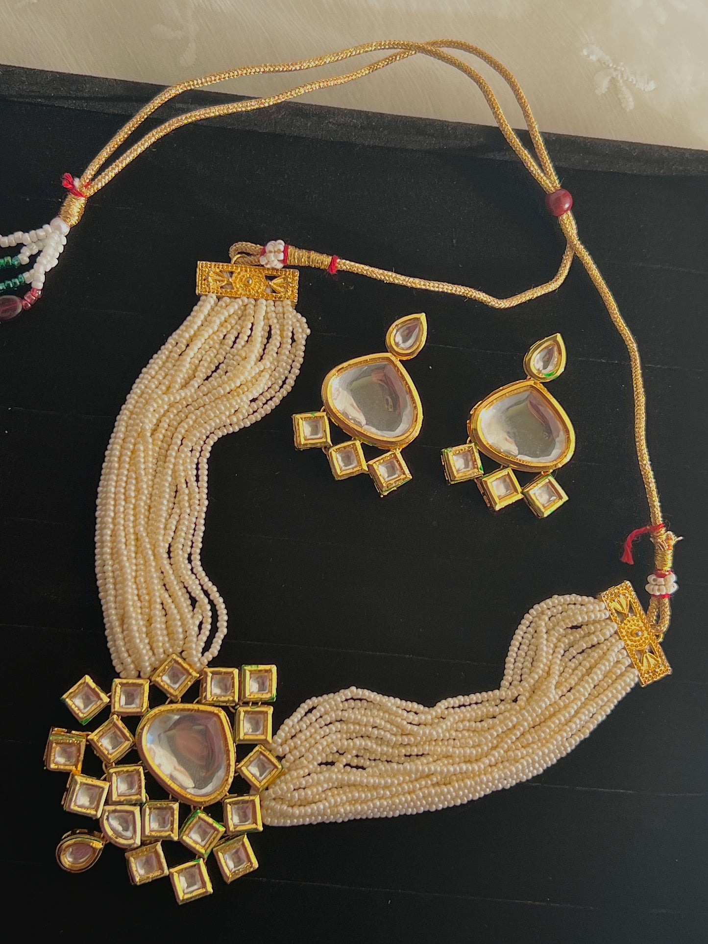 Kundan Gulluband Set