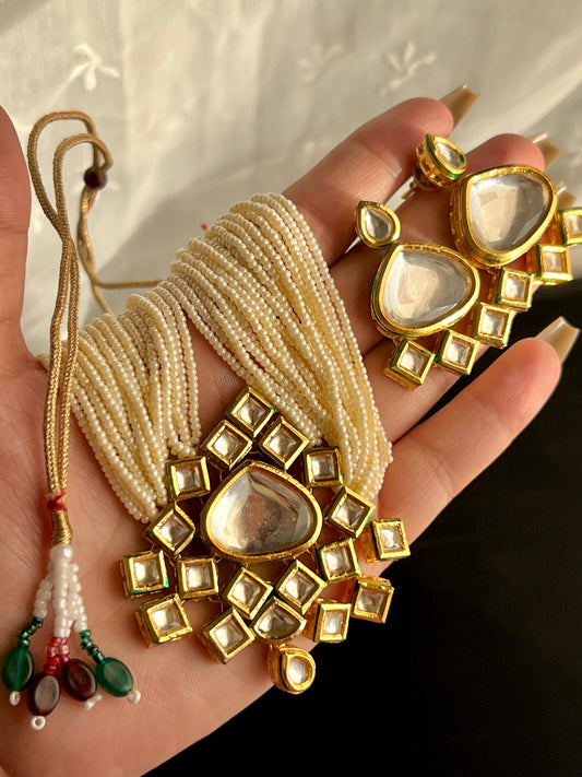 Kundan Gulluband Set