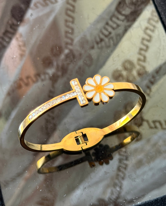 Daisy Bangle Bracelet