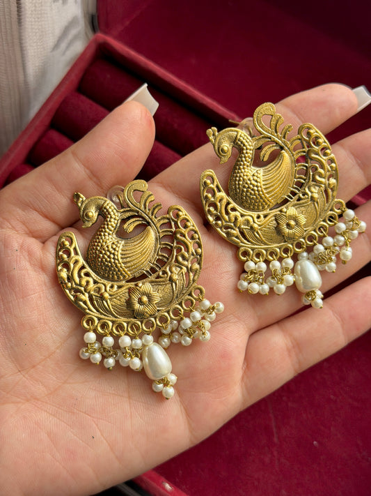 Hansli Chnd Earrings