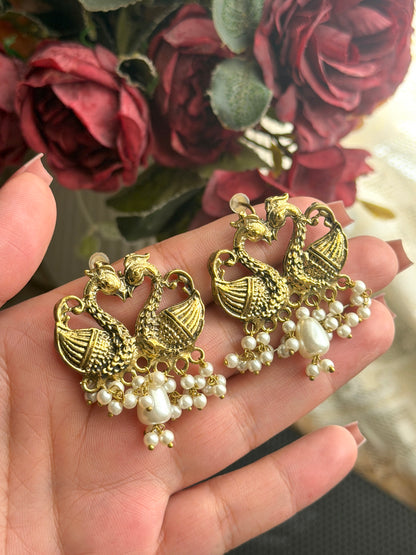 Morgh e Aab Studs
