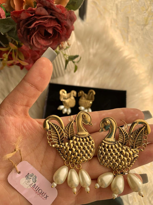 Lustrous Moor Bird Studs