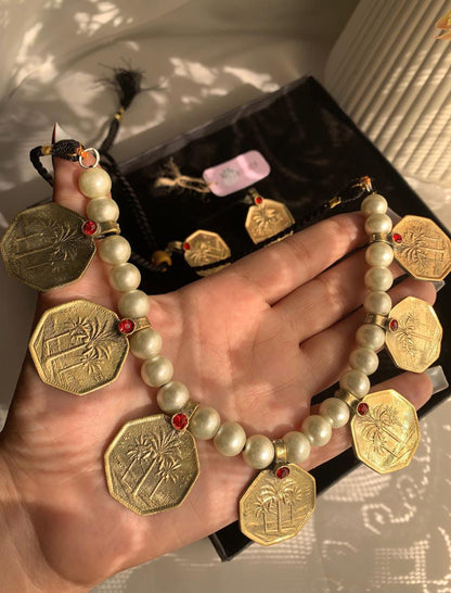 Ivory Coinage Choker Set