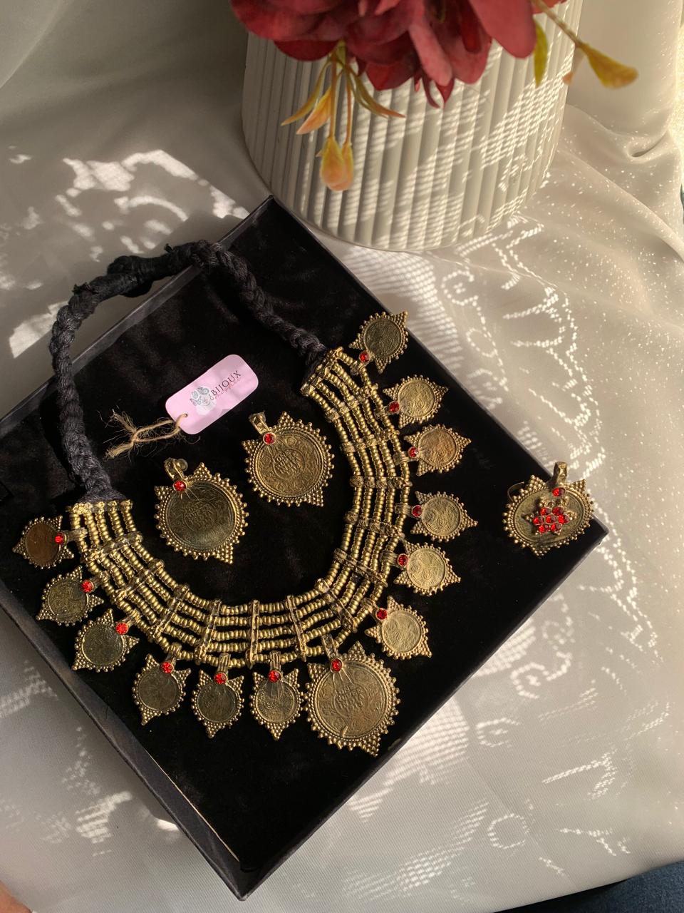Statement Afghan Choker Set