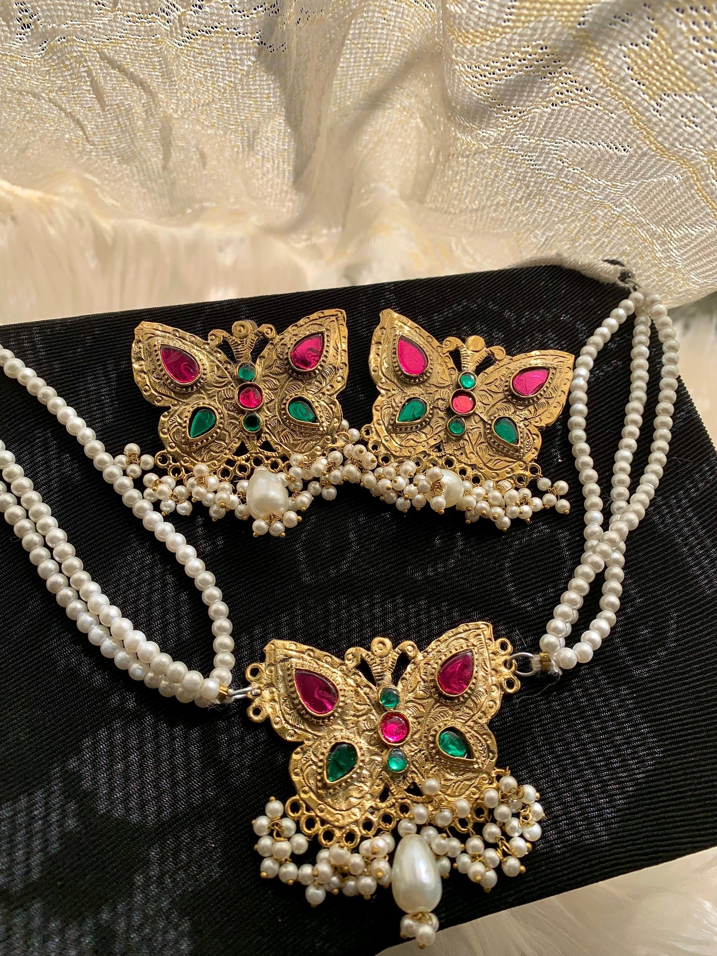 Tittly Blooms Choker