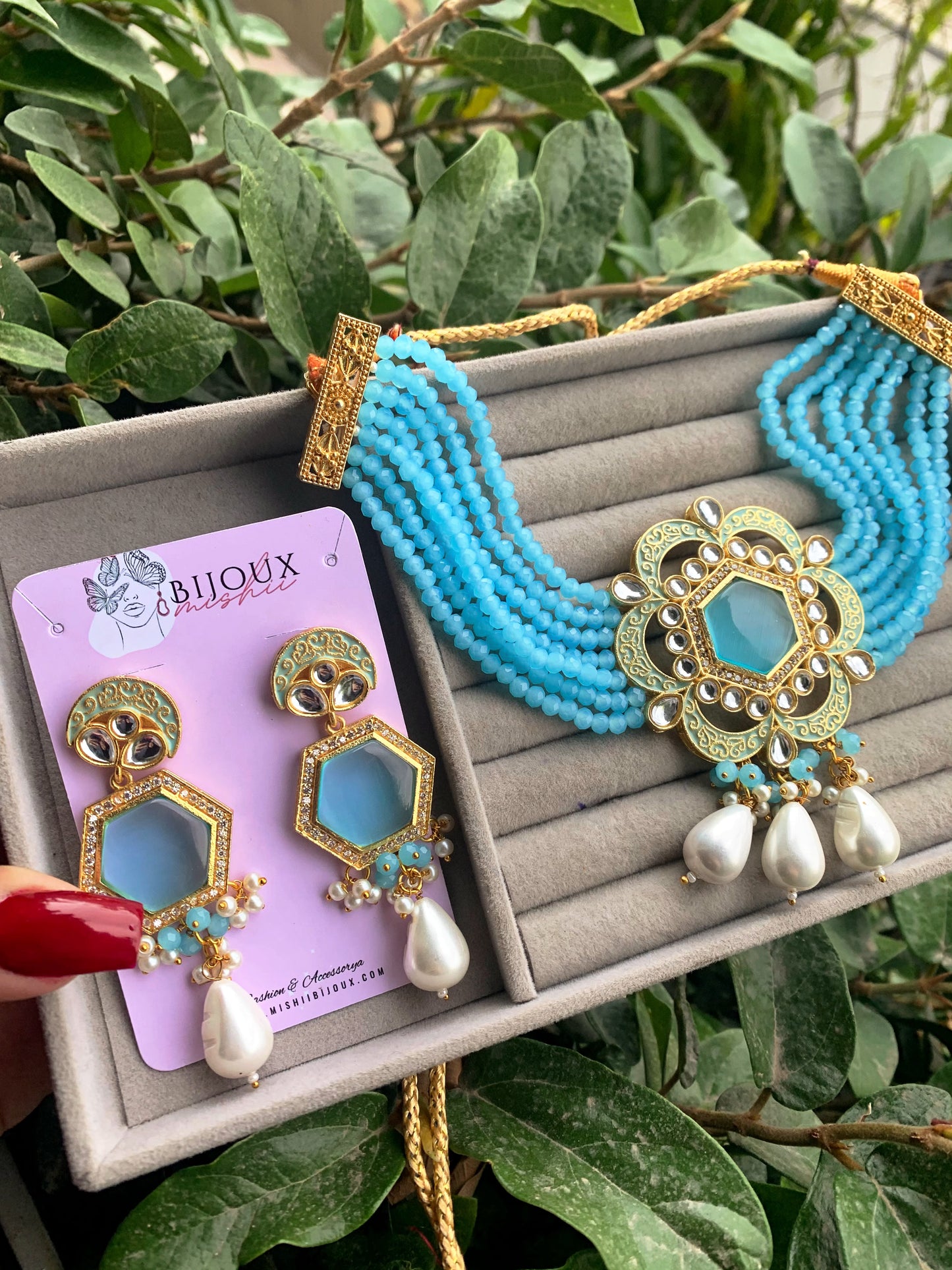 Elegent Turquoise Choker Set